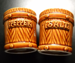 Lugenes Japan Drum Shaped Salt and Pepper Shaker Set Brown Hues Wood Look - £8.64 GBP