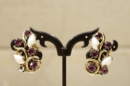 Vintage Costume Jewelry Purple Rhinestone Faux Pearl Gold Tone Clip Earrings - £16.30 GBP