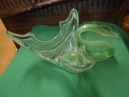Beautiful Art Glass Swirl design Green  SWAN BOWL Centerpiece #4 - $37.21