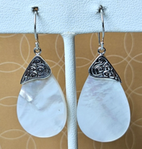 Natural Mother of Pearl Teardrop Dangle Earrings in 925 Sterling Silver - £16.93 GBP