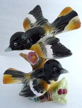 2 RELCO Oriole Songbirds in Porcelain 1950s Figurine - £14.94 GBP