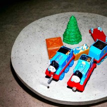 Awesome vintage Thomas the train magnetic set with extras - £43.14 GBP
