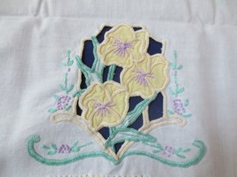 Vtg Cutwork Applique Embroidery FLORAL Dresser Scarf Table Runner - £11.74 GBP