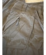 The North Face short/court women’s size 0 olive hiking green pants - $12.86