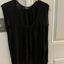Women’s Black sleeveless top size Small - $167.68 MXN