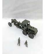 Miniature Military Vehicle With 2 Infantry Soldiers  - €13,71 EUR
