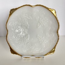 Vintage Anchor Hocking Milk Glass Grape Pattern Gold Trim Footed Bowl - £19.53 GBP