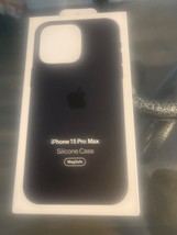 Genuine / Official Apple iPhone 15  Pro max Silicone MagSafe Case - Blac... - $578.95 MXN