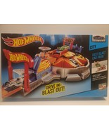 New Hot Wheels Fast Blast Car Park W/ Launcher &amp; Vehicle Drive In Blast ... - $61.71 CAD