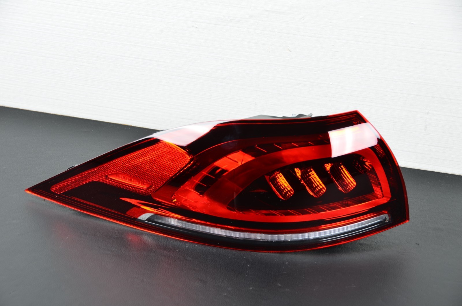 2020-2023 Mercedes-Benz GLE-Class Outer LED Tail Light Left Driver Side OEM - $246.51