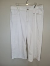 High Rise Wide Leg Crop by Chicos 3.5 / 18 Alabaster White Denim Women J... - $37.95