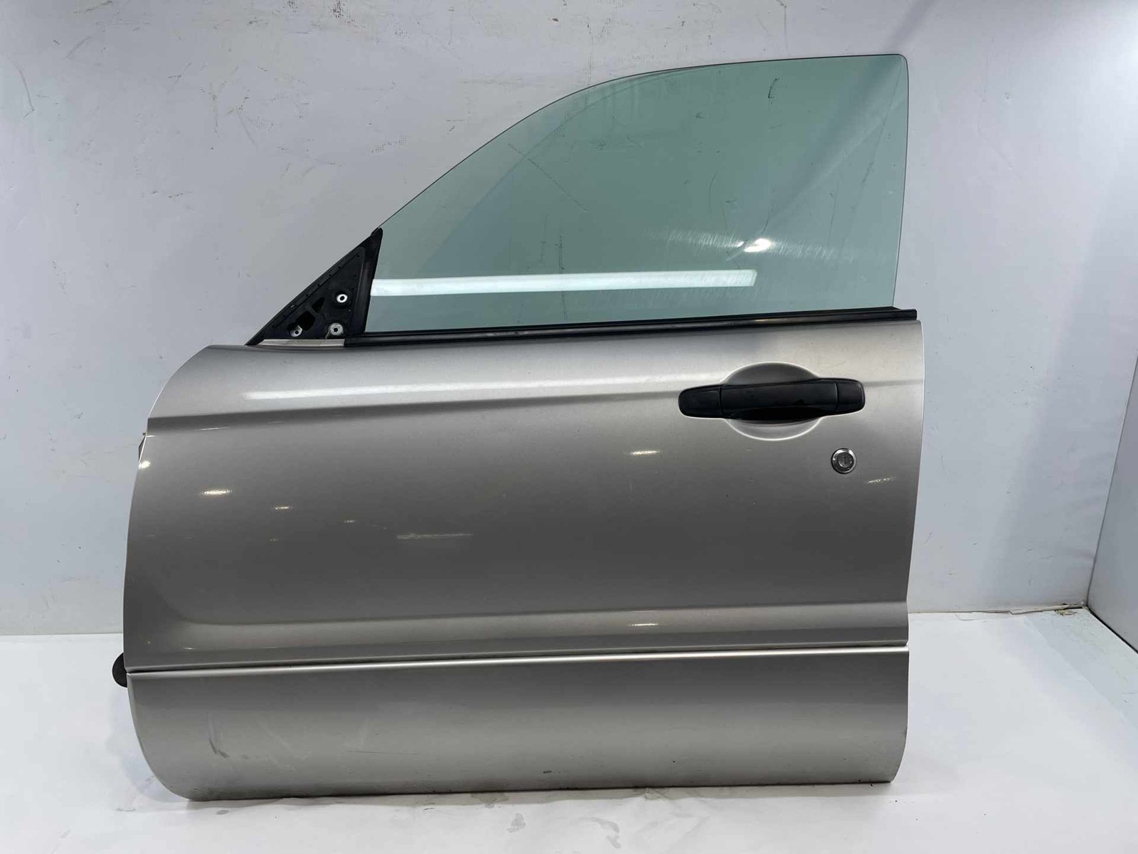 2006-2008 Subaru Forester LH Driver Front Door Assembly W/ Glass & Panel Scratch Item image 2
