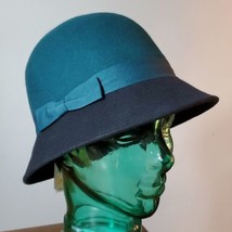 August Accessories Teal Green Navy 100% Wool Cloche Hat Grosgrain Ribbon Bow - £25.93 GBP
