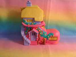 Vintage 1995 Vivid Imagination Teeny Weeny Family Shoe School House Play-set - £12.58 GBP