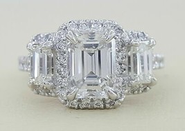 Anillo de compromiso con tres diamantes de imitación de talla esmeralda de... - £204.11 GBP