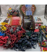 (200+) Battle Masters Milton Bradley Board Game Miniatures Pieces Cards ... - €85,04 EUR (200+) Battle Masters Milton Bradley Board Game Miniatures Pieces Cards ... - €85,04 EUR