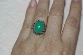 Vintage 10K White Gold Oval Green Stone Cabochon Ring Size 7.5 - £143.42 GBP