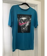 Nike Dri-Fit Basketball Hoop in Space Blue Graphic T-Shirt Men&#39;s Size XL - $340.13 MXN