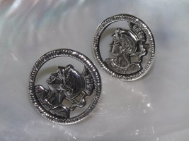 Vintage Swank Signed Pair of Cut-Out Silvertone Medieval Knight Round Cuff Links - £10.97 GBP