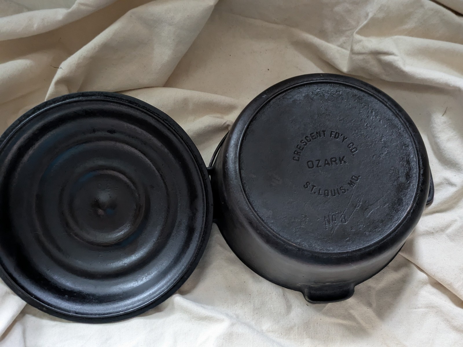 Ozark Crescent Foundry #8 Fonte Dutch Oven Abeille Ruche Bouchon 10 IN Seasoned Item image 7