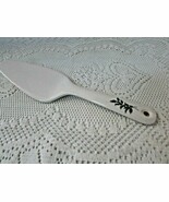 NIKKO HOLIDAY TABLEWARE HAPPY HOLIDAYS PORCELAIN CAKE KNIFE CHRISTMAS TR... - $12.09 CAD