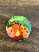 Disney Lion King &quot;Hakuna Matata&quot; Pumbaa Timon Pin Pinback Button WDB0829 - £6.23 GBP