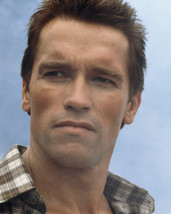 Arnold Schwarzenegger in Commando in checkered shirt 16x20 Canvas Giclee - £56.29 GBP