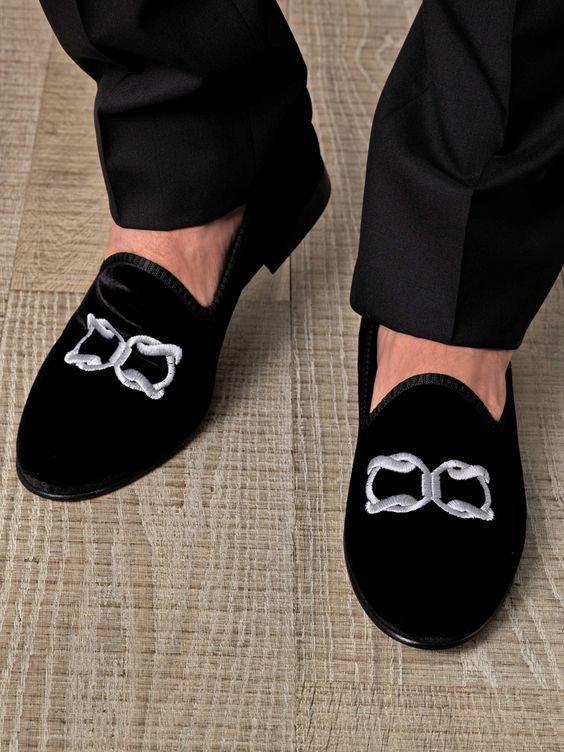 New Mens Black Velvet Shoes,Men Embroidered Velvet casual Shoes Slipper