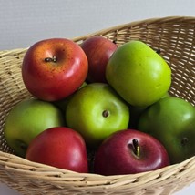 10 Pcs Artificial Lifelike Red Green Faux Apple Fake Fruit Kitchen Home Decor - £8.51 GBP