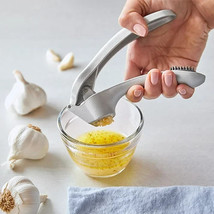 Pampered Chef Garlic Press #2576 With Cleaning Tool New In Box FREE SHIP... - $21.99
