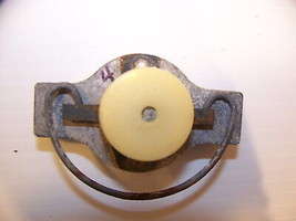 1971 Chrysler Imperial Door Glass Guide Oem - $36.01