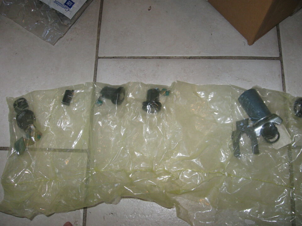 OEM NOS Mercury Villager Ford Door Lock Key Set Kit w. keys tumbler F3XY-1222050 Item image 2