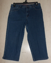 Excellent Womens Gloria Vanderbilt Distressed Denim Amanda Capri Size 12 - £26.20 GBP