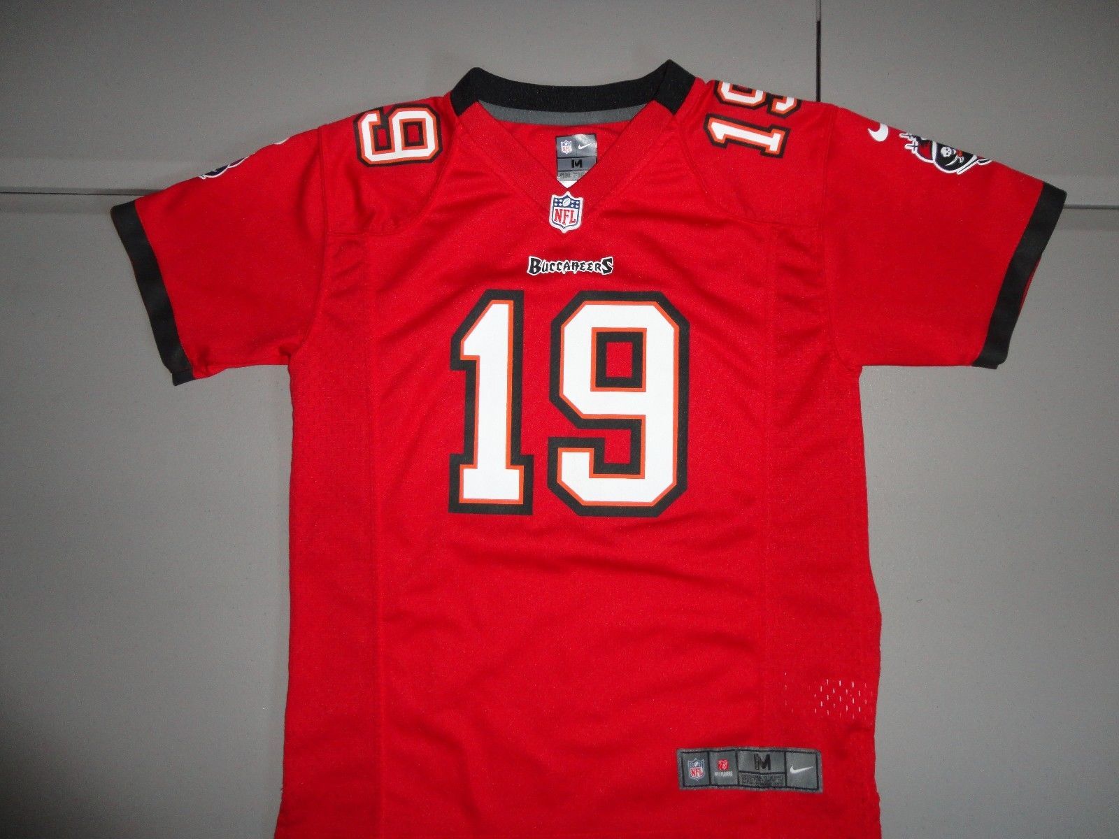 Red Nike On-Field #19 Williams Tampa Bay Buccaneers NFL Football Jersey Youth M - £16.63 GBP