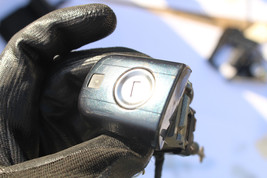 1998-2002 MERCEDES BENZ CLK430 CLK320 EXTERIOR FRONT LEFT DOOR HANDLE LOCK J132 image 2