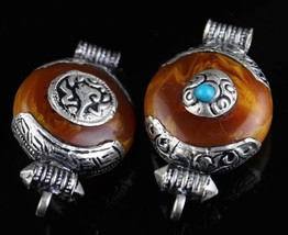 Tibetan Sterling Silver Turquoise Auspicious Beeswax Amber Amulet pendant - $328.61 MXN