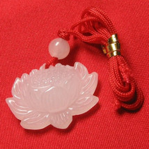 Delicate Carved White Jade Open Bud Lotus Flower Pendant with silk cord ... - €6,99 EUR