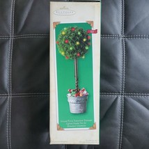 2002 Hallmark Keepsake Lighted Sugar Plum Tabletop Topiary Miniature Ornaments - £30.32 GBP