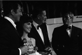 John Wayne Steve McQueen Dean Martin Marlo Thomas Awards Golden Globes 2... - £19.17 GBP