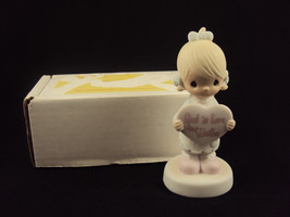 Precious Moments E7154 God is Love Dear Valentine 1981 Heart Girl Free S... - $19.95