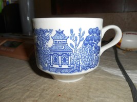 Churchill England Blue Willow China Cup 2-7/8&quot; Tall Some Crazing - £7.85 GBP