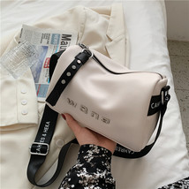 Bag Women&#39;s New Fashion Sports Bucket Pillow Bag Casual Texture Cylinder Pu Shou - £31.27 GBP