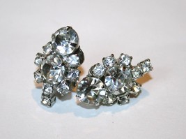 Vintage Silver Tone Clear Crystal Club Shaped Clip Earrings  J135GS - £24.03 GBP