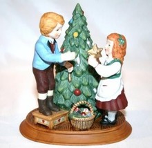 AVON 2nd Edition 1982 Keeping The Christmas Tradition Boy Girl Figurine #958 - £19.98 GBP