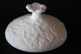 Vintage Fostoria Milk Glass Embossed Floral Round Puff Box Lid Cover  #1578 - £15.80 GBP