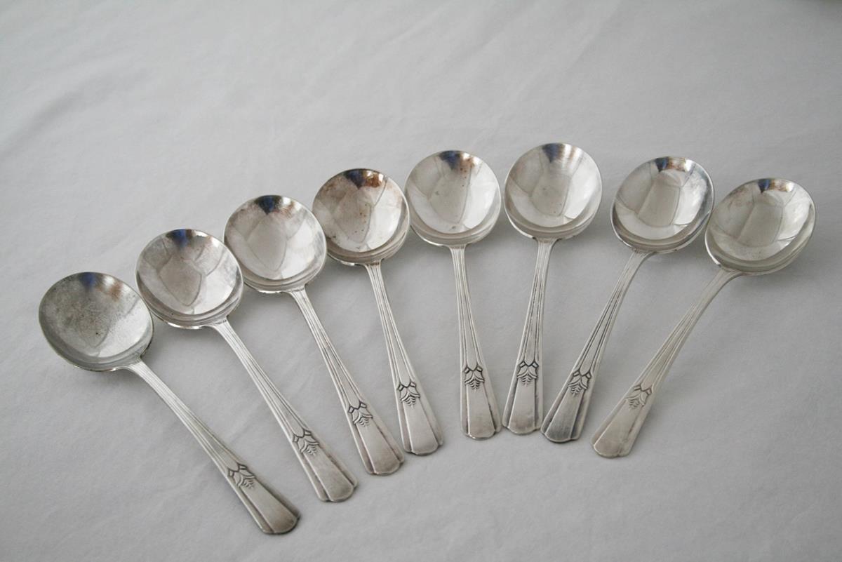 International Wm Rogers Silverplate 1939 -Sovereign- 8 Gumbo Soup Spoons  #1998 - $38.00