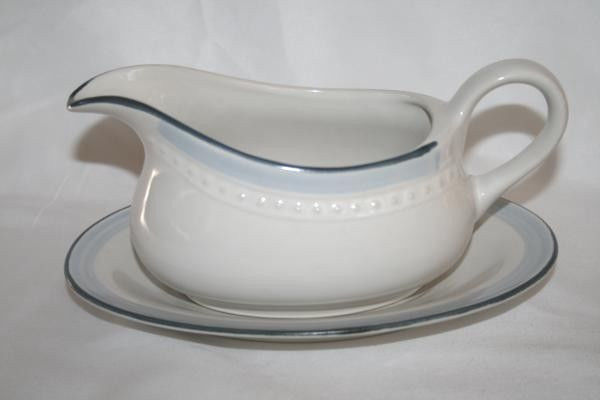 HAVILAND Crowning Fashion Mountain Sky Gravy Boat with Underplate   #719 - $22.00