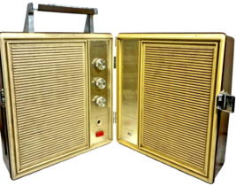 Realistic portiplay stereo 8 track player - powers on but for parts only... - $45.96 CAD