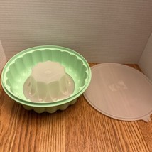 Vintage Tupperware Green Jell-n-Serve Jello Mold 1201 with Lid and Insert - £5.49 GBP