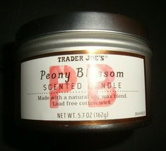 New Trader Joe&#39;s Peony Blossom Scented Candle 5.7 oz Lead Free Cotton Wick - £11.06 GBP